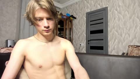 Snapshot of milkiwy chatting on May 2026 09:45:02 PM Isaac online show from May 2026 09:45:02 PM