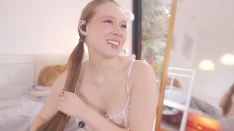 milky_0 online show from May 2026 07:15:01 PM