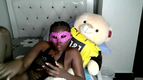 Snapshot of milkybee3000 chatting on November 2025 10:56:01 PM Milkybee online show from November 2025 10:56:01 PM