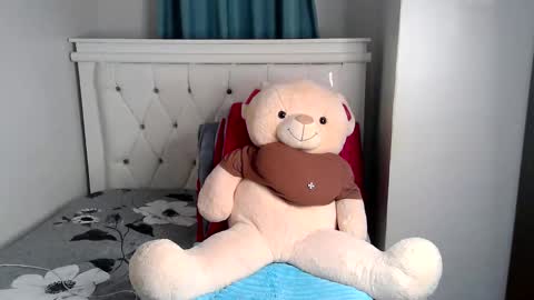 Milkybee online show from January 2026 06:35:02 PM