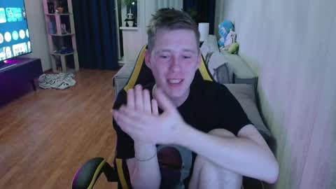 Snapshot of milkyfap chatting on March 2026 02:22:02 AM Mark and Elsa online show from March 2026 02:22:02 AM