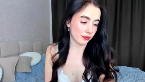 milla moore online show from October 2025 05:59:02 PM