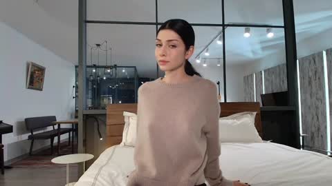 milla bella online show from March 2026 09:10:02 PM