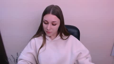 Milla online show from November 2025 01:14:02 PM