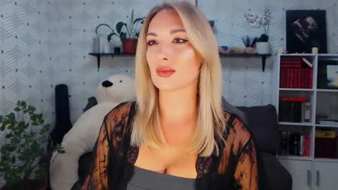 Snapshot of millaxqueen chatting on July 2026 03:25:01 PM MillaXQueen online show from July 2026 03:25:01 PM