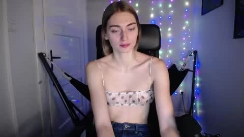 Snapshot of millie_lacroix chatting on December 2024 04:34:01 PM millie_lacroix online show from December 2024 04:34:01 PM