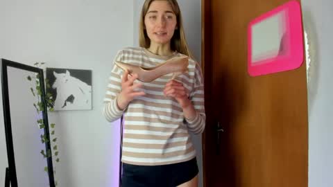 Snapshot of millie_lacroix chatting on March 2026 01:58:02 PM millie_lacroix online show from March 2026 01:58:02 PM