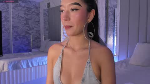 Snapshot of millieskinny_ chatting on December 2025 01:00:01 AM Ana Maria online show from December 2025 01:00:01 AM