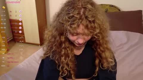 milounee online show from April 2026 08:39:02 AM