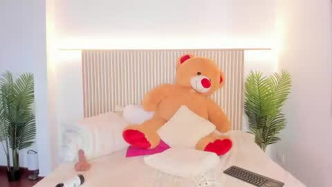 Snapshot of milu_blossom chatting on July 2026 08:48:01 PM miluu online show from July 2026 08:48:01 PM