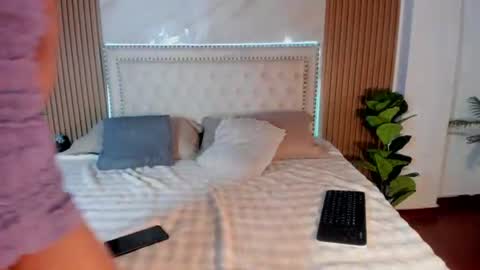 Snapshot of milu_blossom chatting on July 2026 09:39:02 PM miluu online show from July 2026 09:39:02 PM