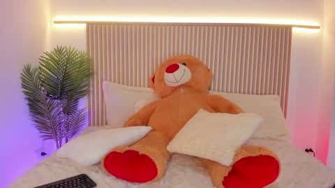 Snapshot of milu_blossom chatting on July 2026 08:37:01 PM miluu online show from July 2026 08:37:01 PM