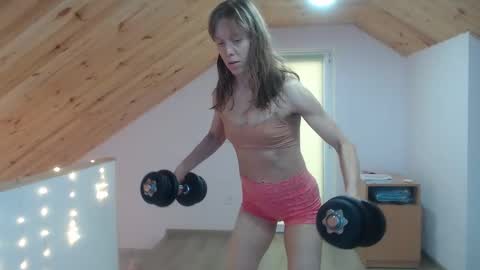 milusea online show from December 2024 01:14:01 PM