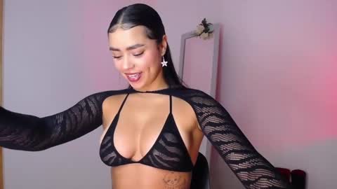 Mily Ortiz online show from October 2025 01:33:02 PM