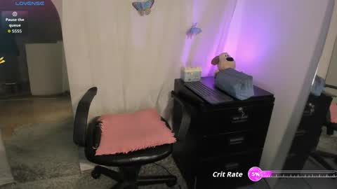 Snapshot of milysauria_ chatting on May 2026 12:46:02 PM Mily online show from May 2026 12:46:02 PM