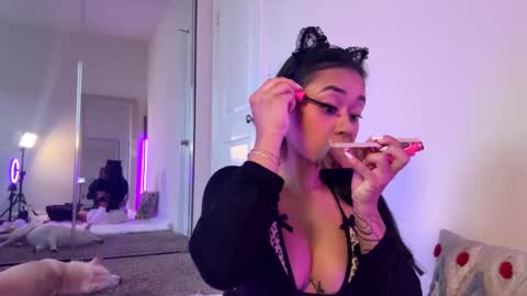 Snapshot of mimibabyxxx chatting on October 2025 05:12:02 PM Mimi Baby online show from October 2025 05:12:02 PM