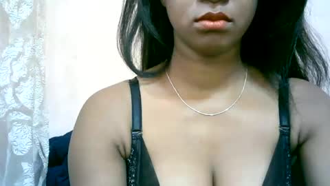 Snapshot of mimie32 chatting on June 2026 06:18:01 AM mimie32 online show from June 2026 06:18:01 AM