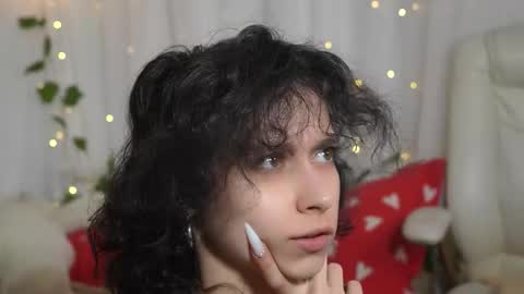 Snapshot of mimilicks chatting on November 2025 12:07:02 PM IRIS online show from November 2025 12:07:02 PM