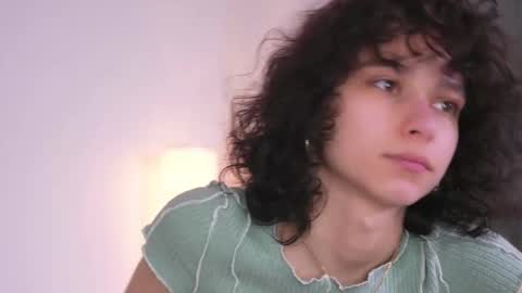 Snapshot of mimilicks chatting on November 2025 10:05:01 AM IRIS online show from November 2025 10:05:01 AM