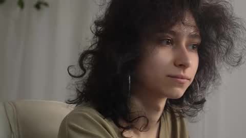 Snapshot of mimilicks chatting on November 2025 07:19:01 AM IRIS online show from November 2025 07:19:01 AM