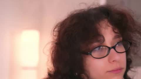 Snapshot of mimilicks chatting on November 2025 06:13:02 AM IRIS online show from November 2025 06:13:02 AM