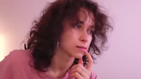 Snapshot of mimilicks chatting on November 2025 06:57:02 AM IRIS online show from November 2025 06:57:02 AM