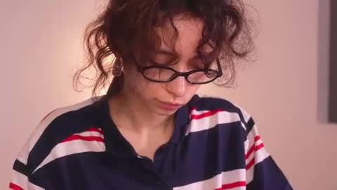 Snapshot of mimilicks chatting on November 2025 07:53:01 AM IRIS online show from November 2025 07:53:01 AM