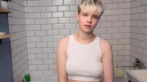 Sonya online show from October 2025 01:12:01 PM