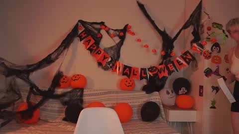 Sonya online show from November 2025 02:16:02 PM