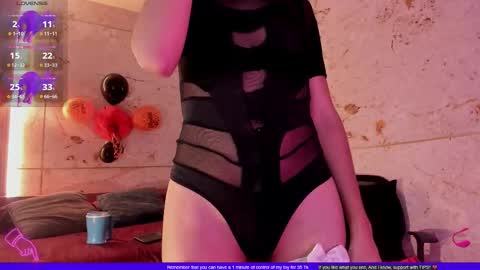 Minji online show from October 2025 09:48:02 PM