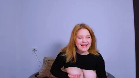 hi Im Mina  online show from October 2025 10:53:02 PM