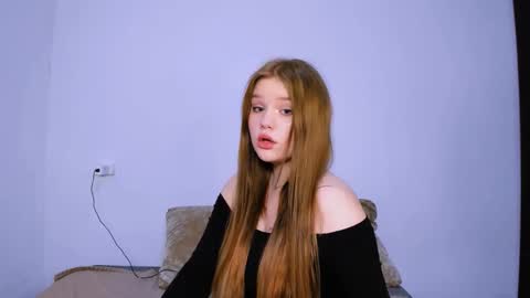 Snapshot of mina27372 chatting on January 2026 01:55:02 AM hi Im Mina online show from January 2026 01:55:02 AM