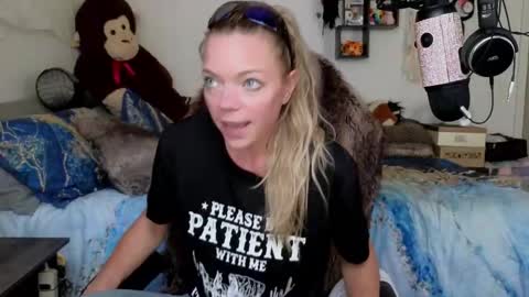 Mindy Mars online show from November 2025 06:40:02 PM