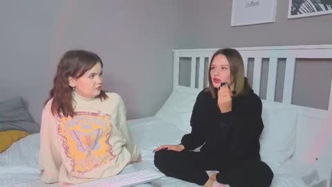 KarinaLeila online show from September 2025 05:29:01 AM