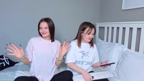 KarinaLeila online show from September 2025 06:28:02 AM