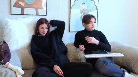 KarinaLeila online show from September 2025 06:06:02 AM