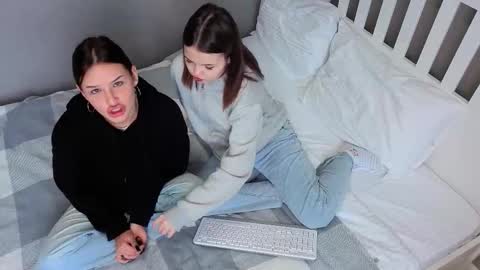 KarinaLeila online show from September 2025 06:29:02 AM