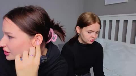 KarinaLeila online show from October 2025 06:01:02 AM