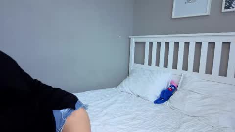 KarinaLeila online show from October 2025 06:28:02 AM