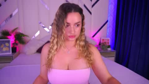 minifox_ online show from October 2025 07:07:02 AM