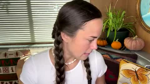 minimaggie online show from October 2025 05:46:01 PM