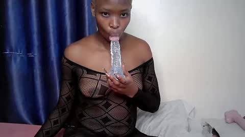 mint_queen online show from June 2026 11:21:02 AM
