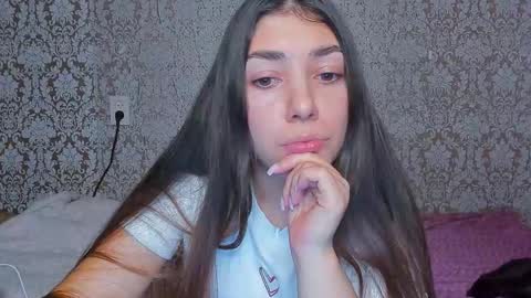 Mira online show from December 2025 09:01:02 PM
