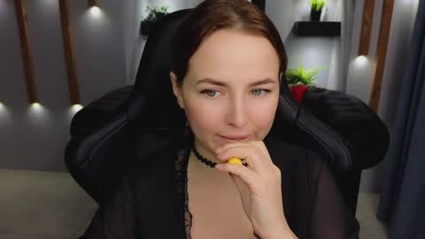 Snapshot of mira_mermayd chatting on January 2025 04:33:02 AM Mira online show from January 2025 04:33:02 AM