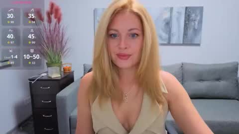 Snapshot of mira_whitme chatting on October 2025 11:44:01 AM Mira online show from October 2025 11:44:01 AM