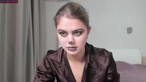 Mira online show from October 2025 10:00:01 PM