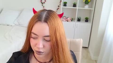 Snapshot of mirabella__flower chatting on July 2026 05:25:02 AM mirabella__flower online show from July 2026 05:25:02 AM