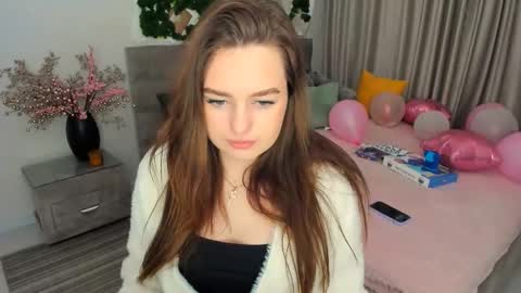 Emma online show from February 2025 10:53:01 PM