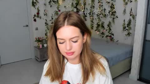 Emma online show from October 2025 01:04:02 AM