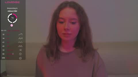 Kira online show from October 2025 01:04:02 PM